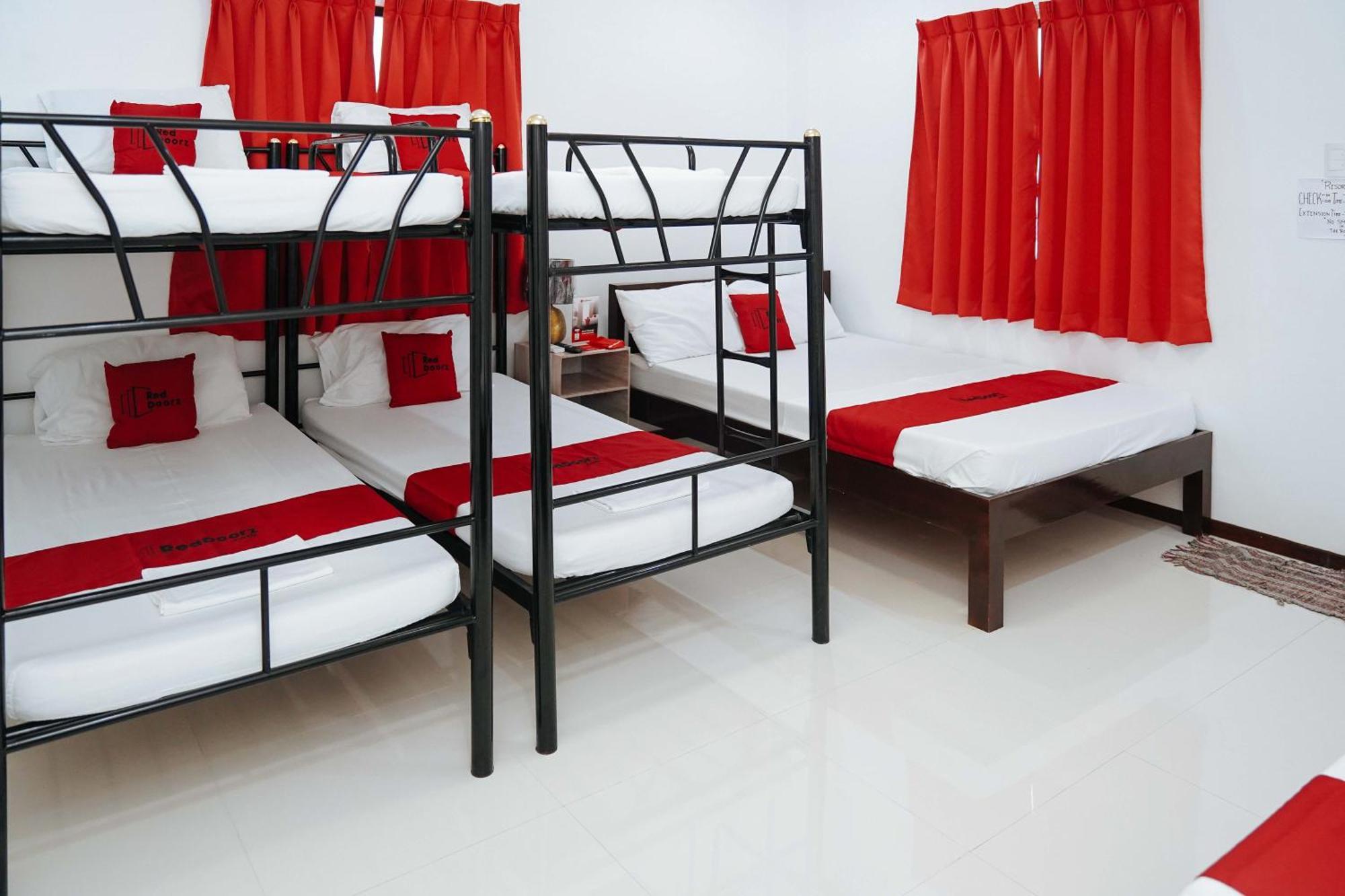 Reddoorz Plus At Billy'S Resort Oslob Buitenkant foto