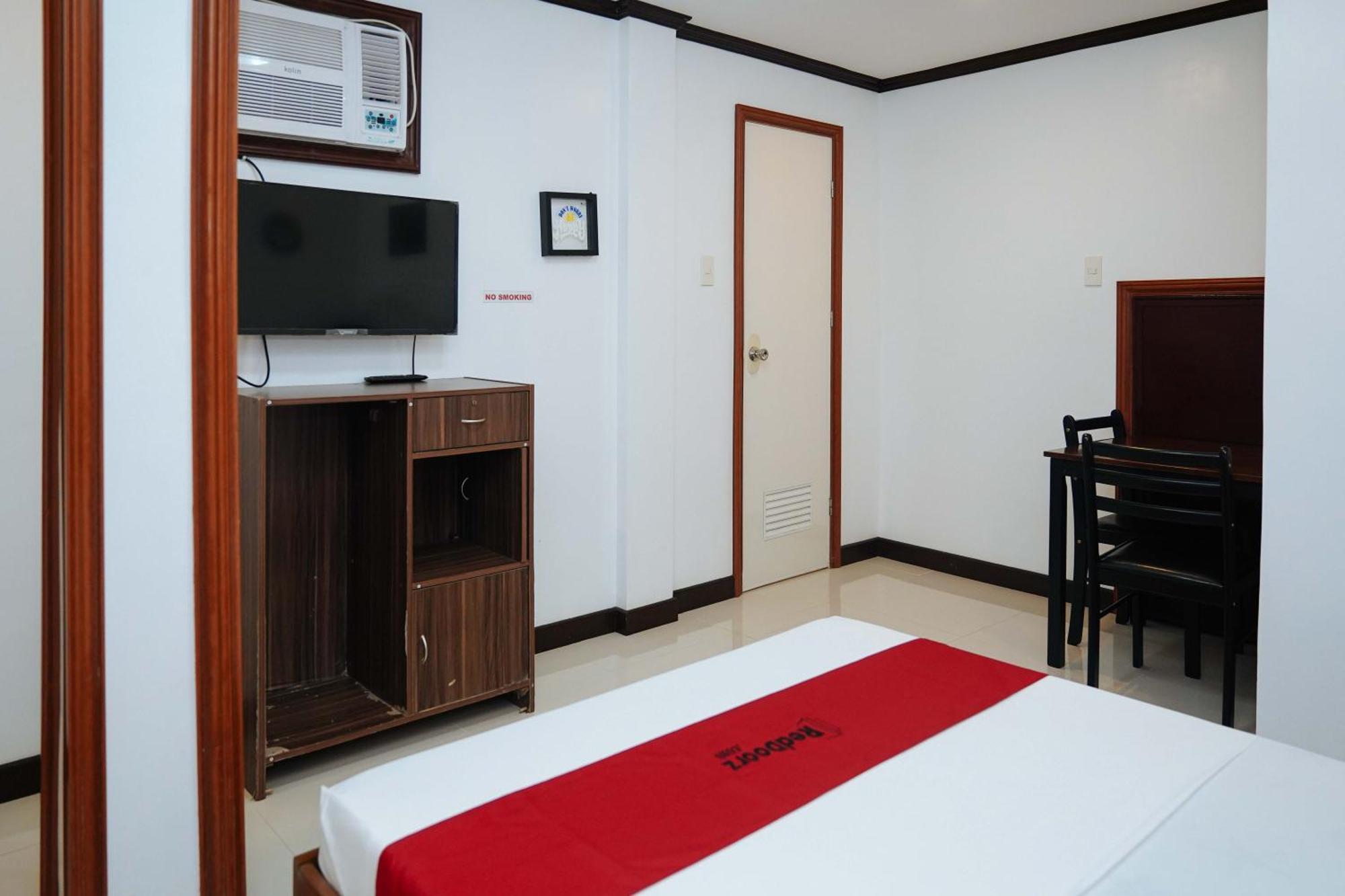 Reddoorz Plus At Billy'S Resort Oslob Buitenkant foto