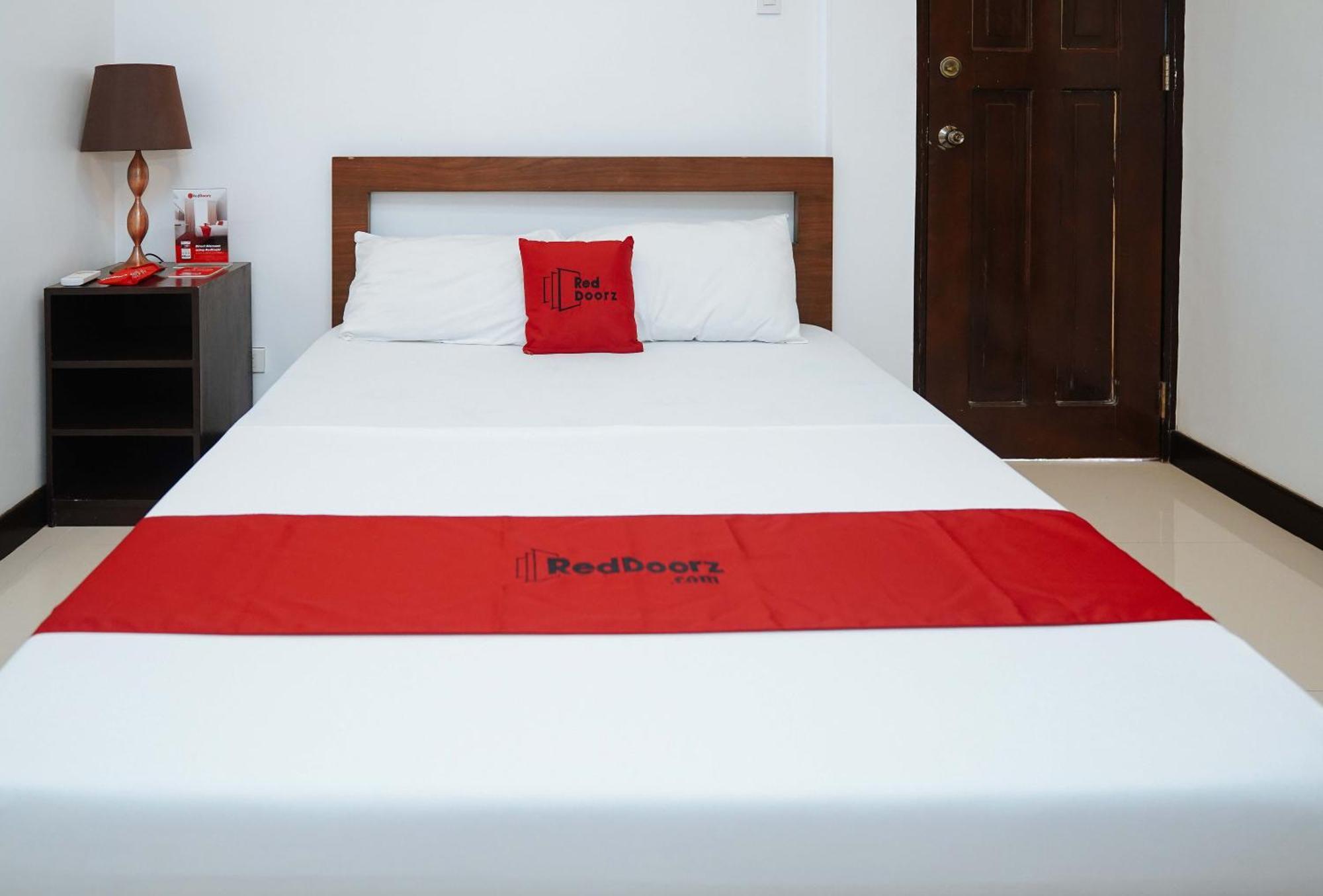 Reddoorz Plus At Billy'S Resort Oslob Buitenkant foto