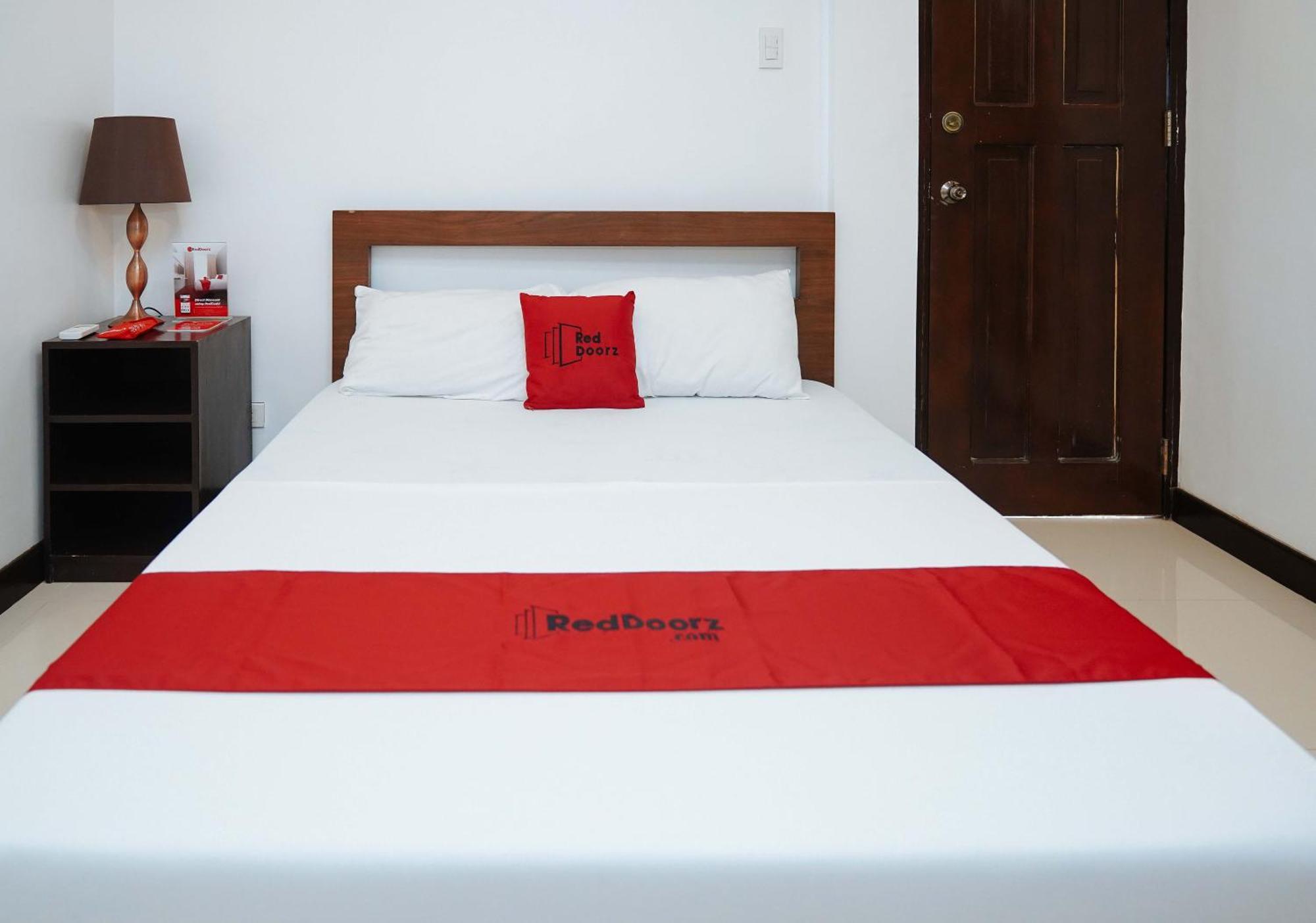 Reddoorz Plus At Billy'S Resort Oslob Buitenkant foto